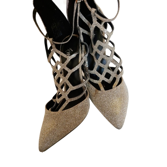 Shiny Silver Gold Heels (changes based on angle) - Picture 4 of 4